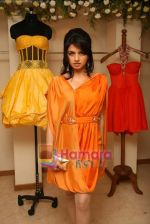 Bhagyashree at the Launch of Nisha Sagar_s Summer wear collection in Juhu on 30th March 2010 (14).JPG